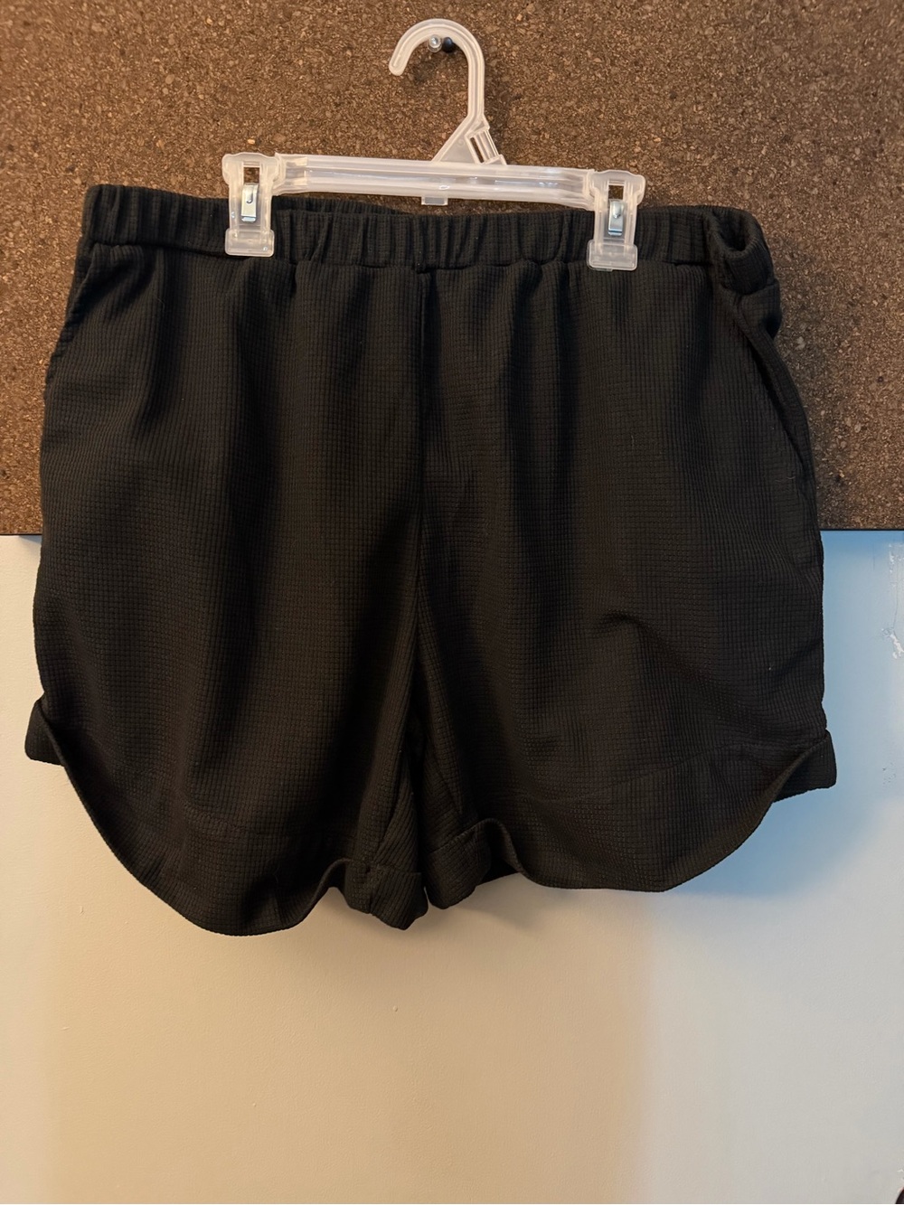 Ekouaer High-Waist Ribbed Lounge Shorts in Black - XL